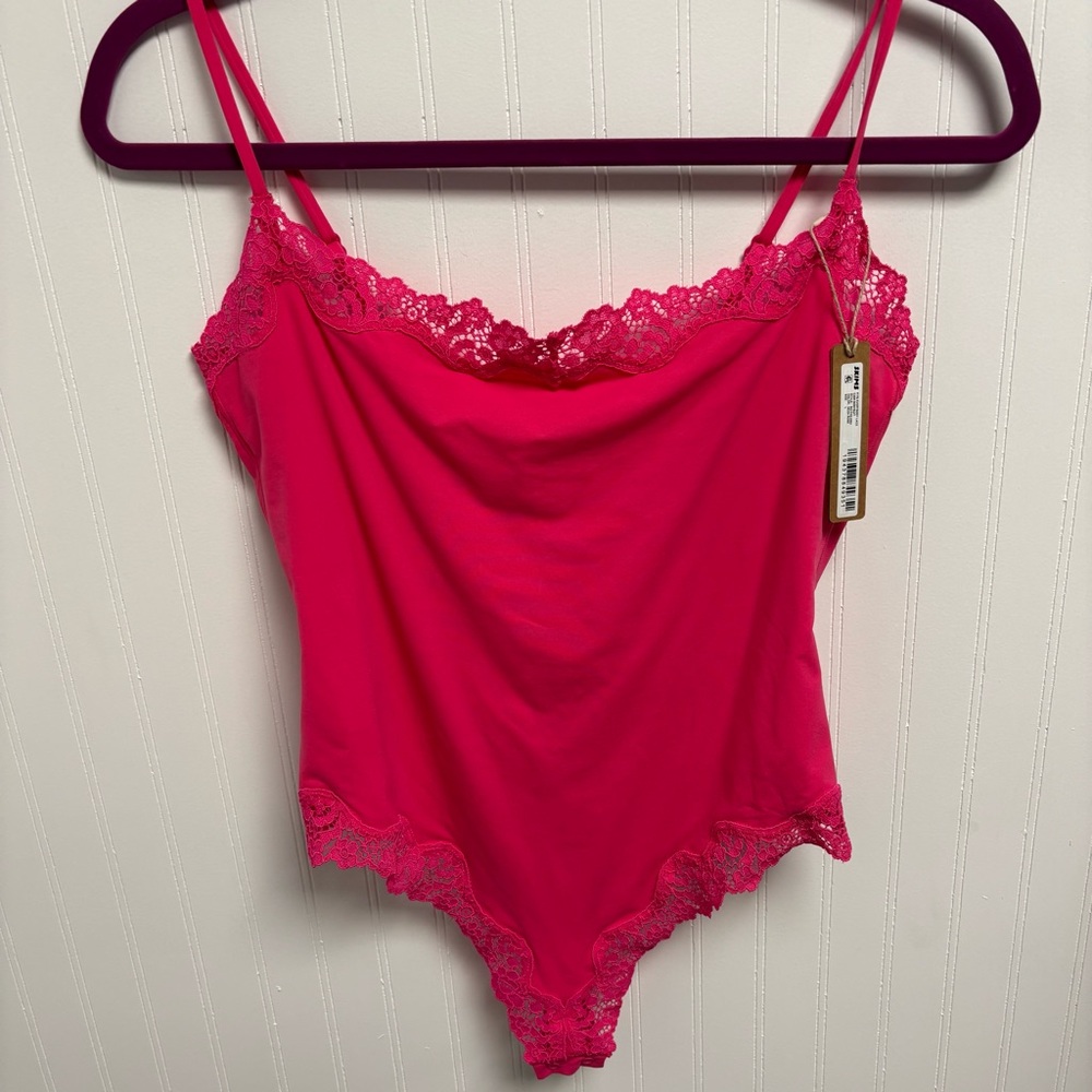 SKIMS Fits Everybody Lace Cami Bodysuit